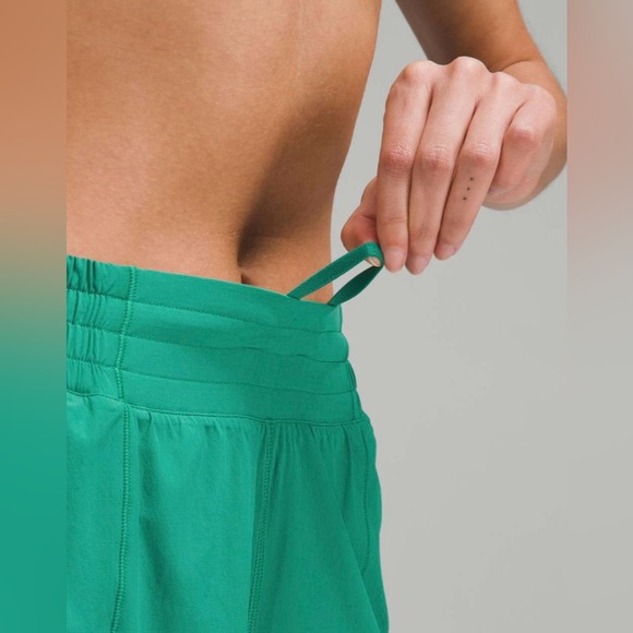 Lululemon NWT Hotty Hot High Rise 4” Lined Cascadia Green Size 4 - Picture 3 of 11